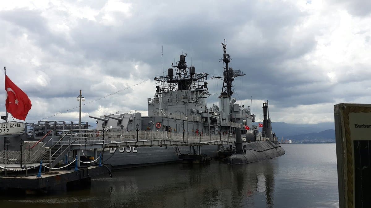 Hızır Reis Submarine Museum cover image