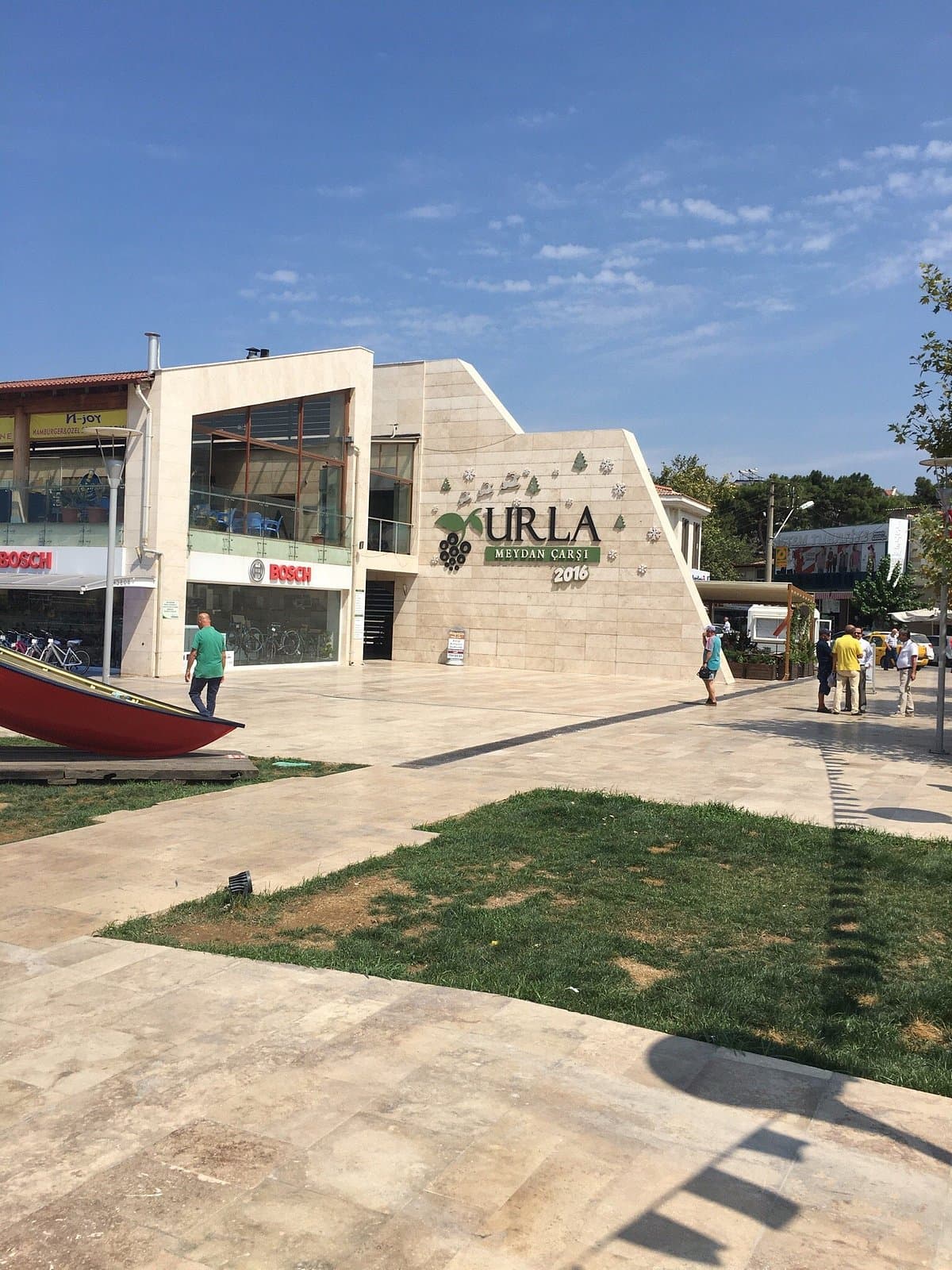 Urla Meydan Einkaufszentrum