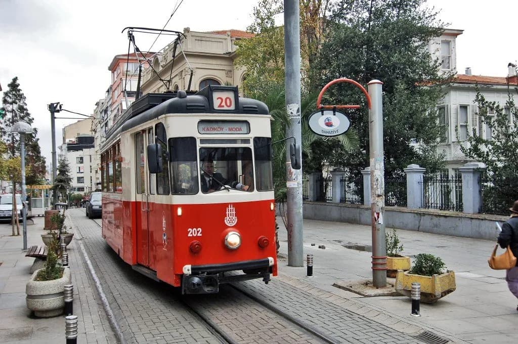 Opus Kütüphane Kafe ve Deneme Merkezi