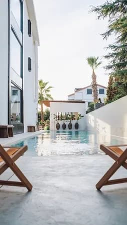 Boutique-Hotel To Be Social House